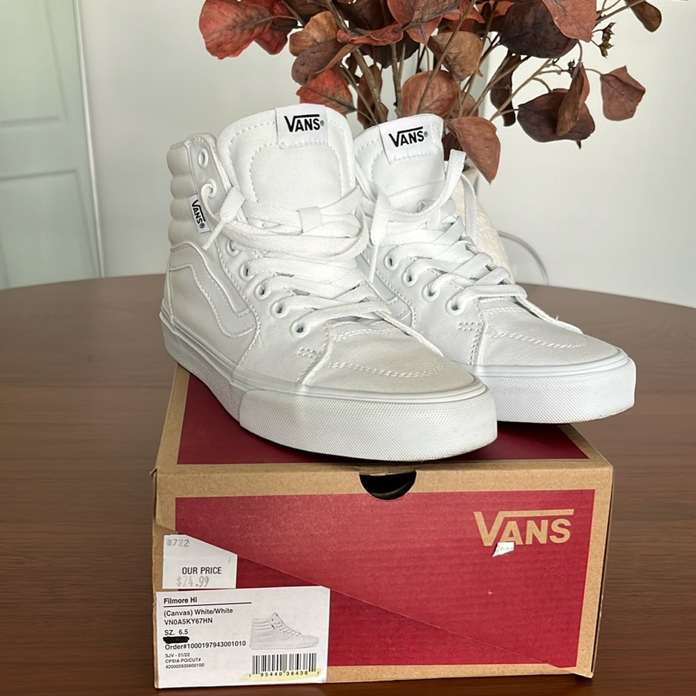 Filmore Hi (Canvas) White Vans Women’s 6.5